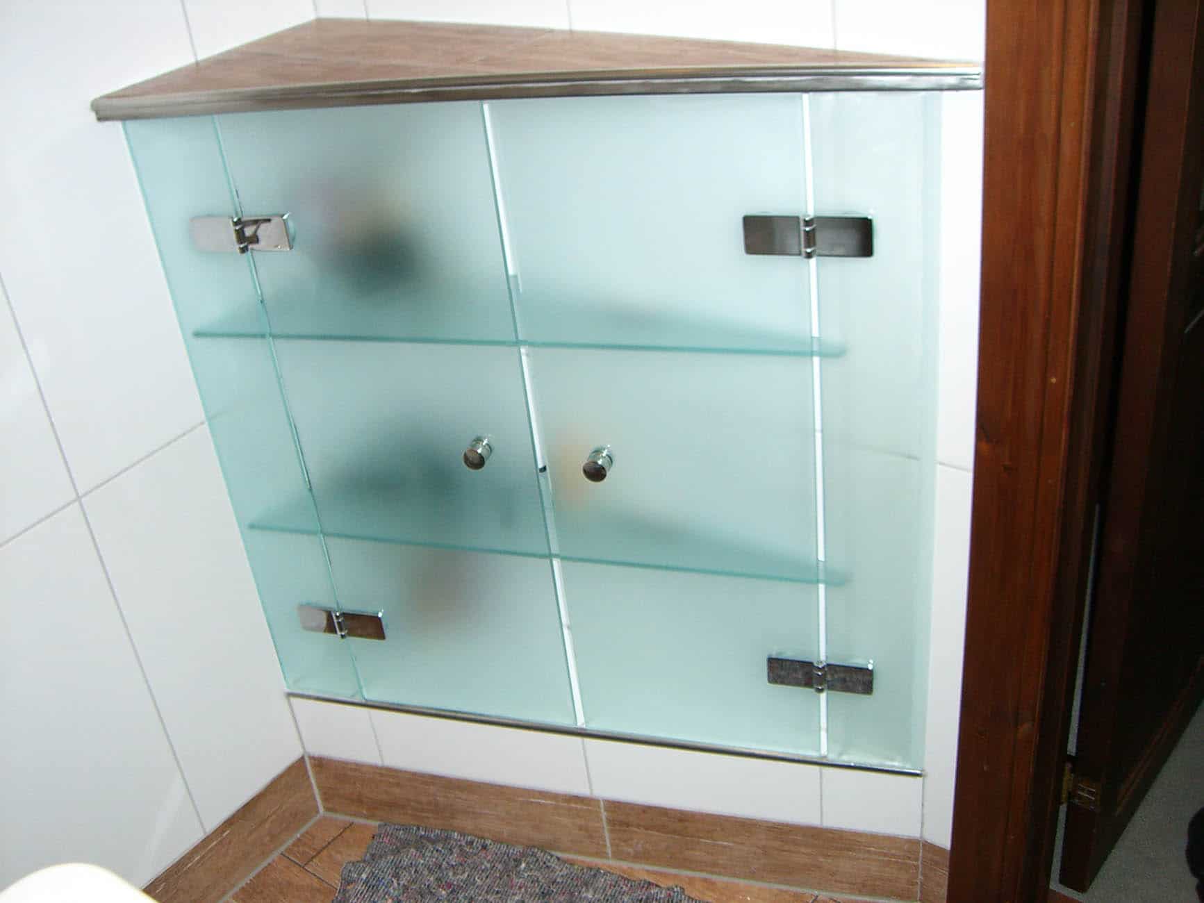 Glasideen für Bäder: Individuelle Glasablagen, Glasregale, Glas- und